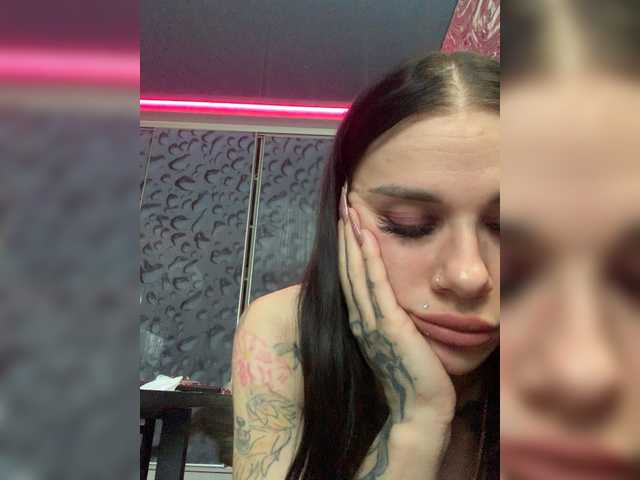 MaidenCrystal's BongaCams show and profile