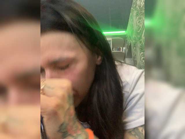 MaidenCrystal's BongaCams show and profile