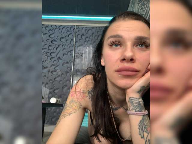 MaidenCrystal's BongaCams show and profile