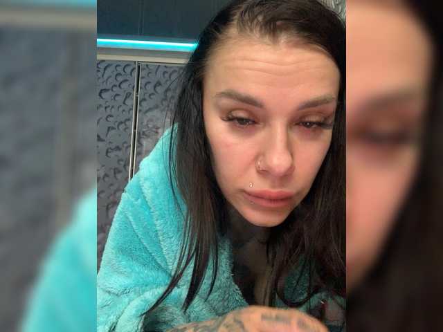 MaidenCrystal's BongaCams show and profile