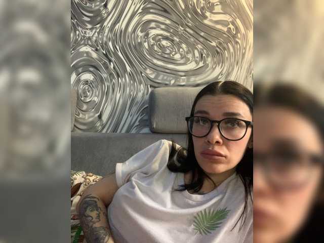 MaidenCrystal's BongaCams show and profile