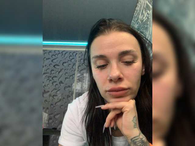 MaidenCrystal's BongaCams show and profile