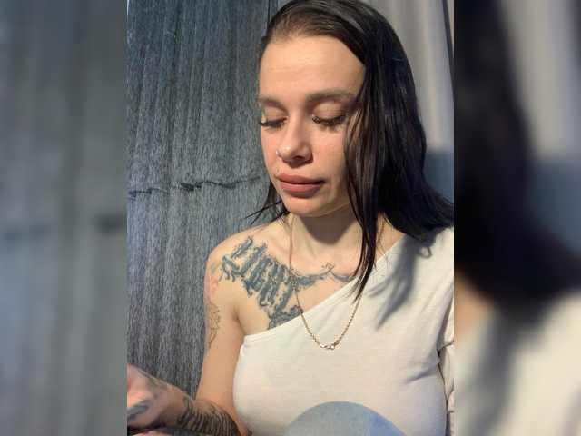 MaidenCrystal's BongaCams profile
