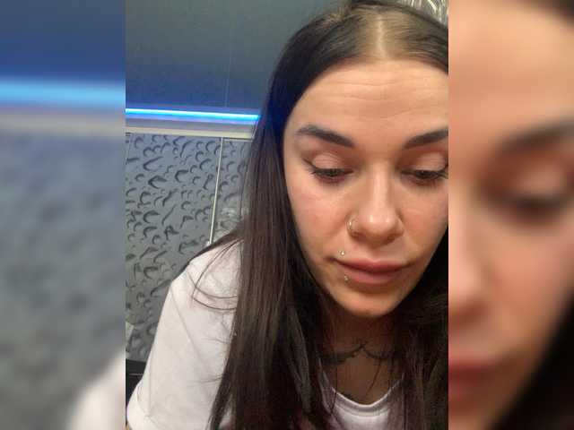 MaidenCrystal's BongaCams show and profile