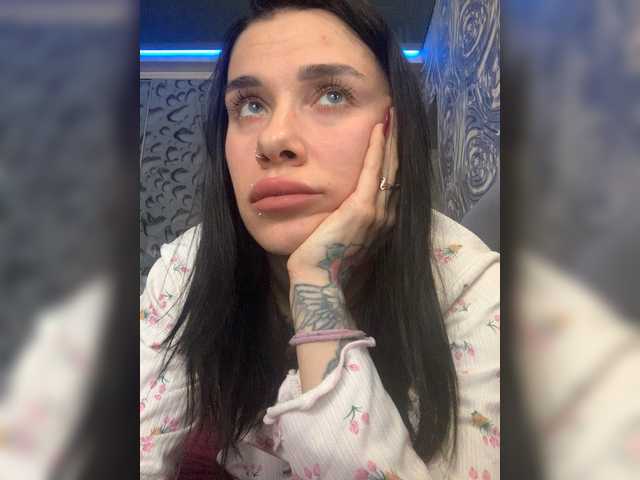 maidencrystal live sex show