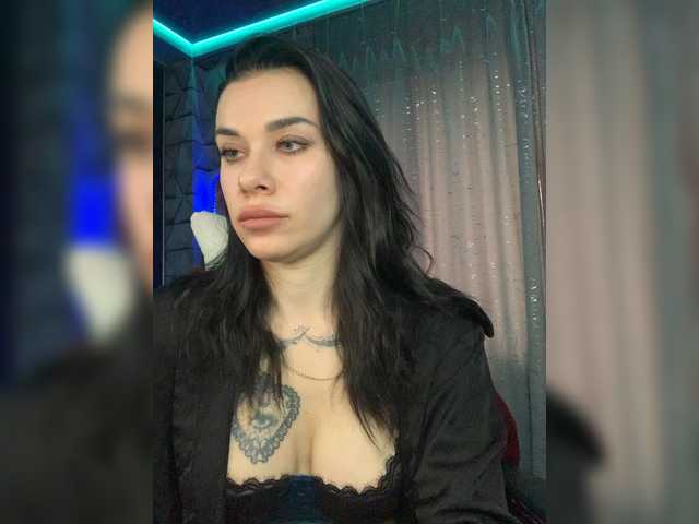 MaidenCrystal's BongaCams show and profile