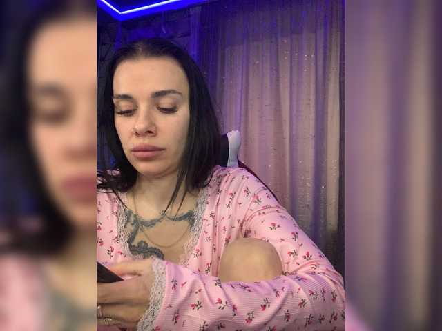 MaidenCrystal's BongaCams show and profile