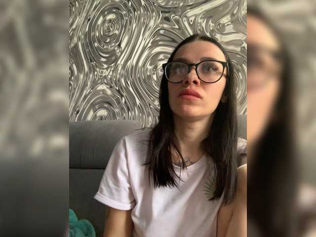 MaidenCrystal's BongaCams show and profile