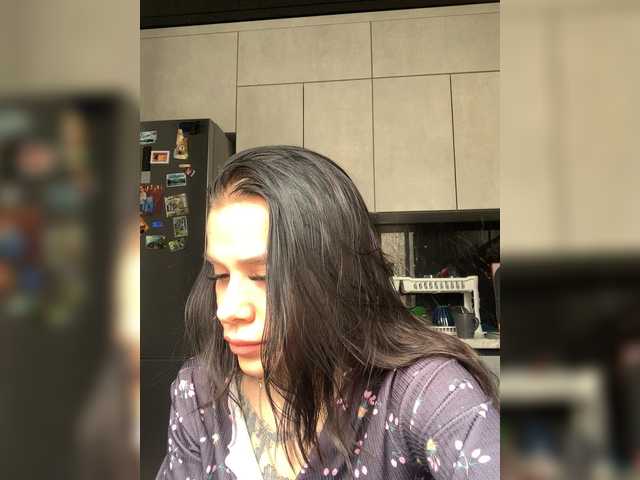 MaidenCrystal's BongaCams show and profile