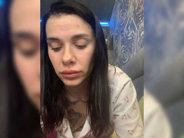 MaidenCrystal's BongaCams show and profile