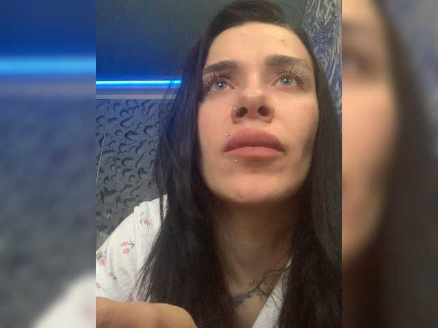 MaidenCrystal's BongaCams show and profile