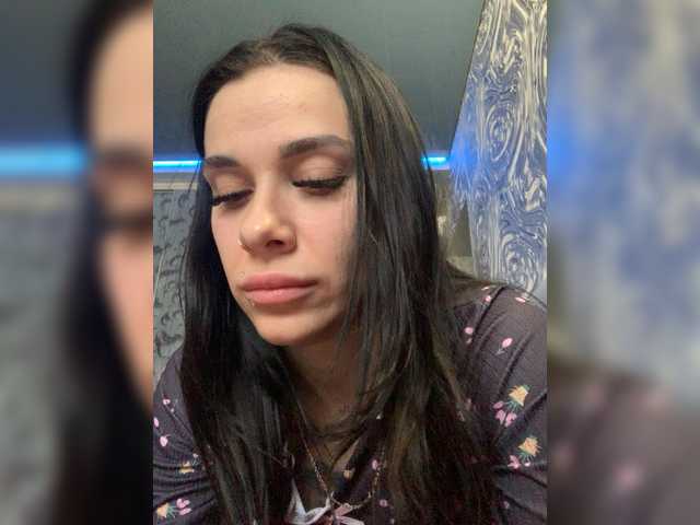 MaidenCrystal's BongaCams show and profile