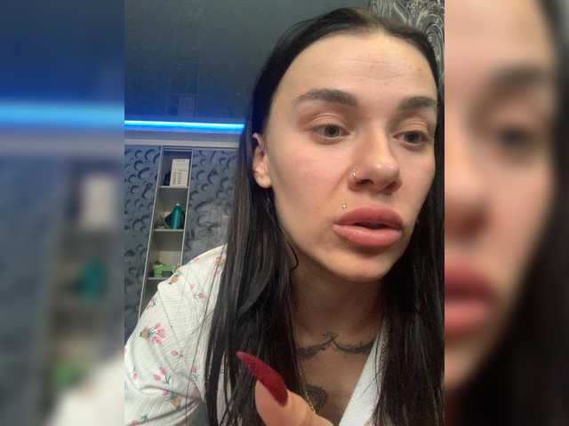 MaidenCrystal's BongaCams show and profile