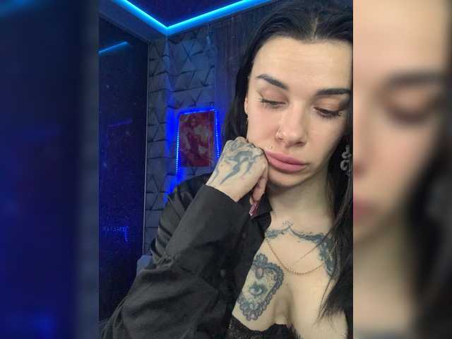  MaidenCrystal chat room