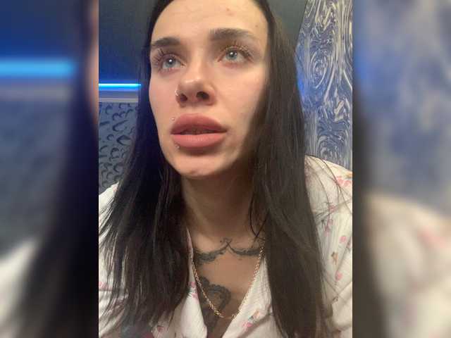 MaidenCrystal's BongaCams show and profile