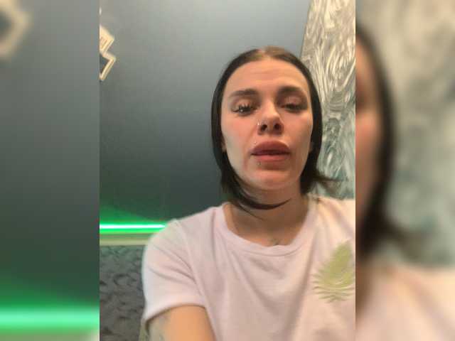 MaidenCrystal's BongaCams show and profile