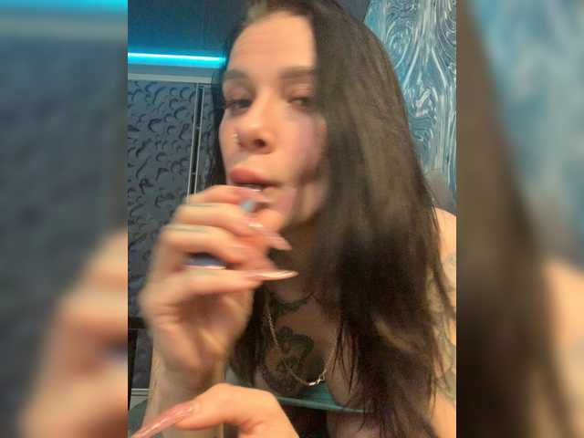 MaidenCrystal's BongaCams show and profile