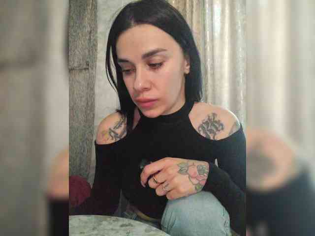 MaidenCrystal Live Webcam on BongaCams