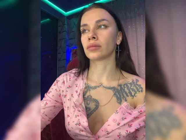 MaidenCrystal Live Webcam on BongaCams