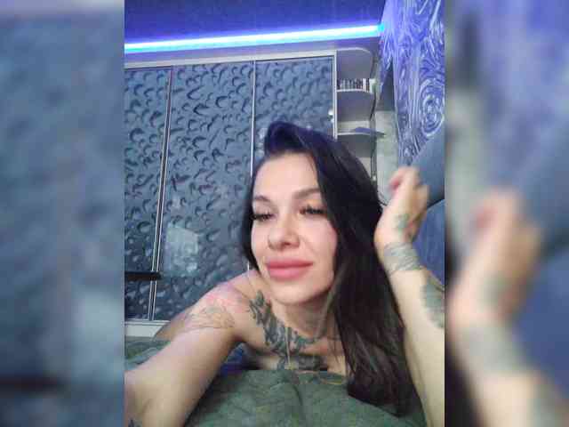 MaidenCrystal Live Webcam on BongaCams