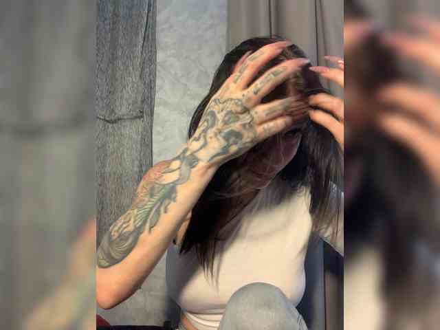 MaidenCrystal Live Webcam on BongaCams