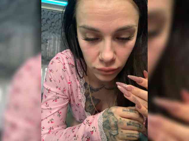 MaidenCrystal Live Webcam on BongaCams