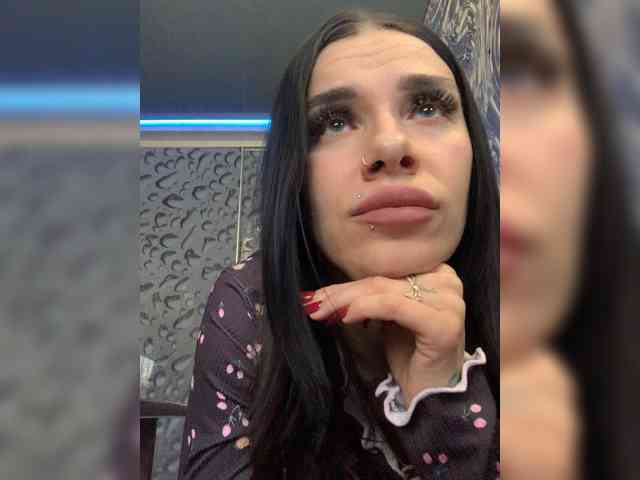 MaidenCrystal Live Webcam on BongaCams