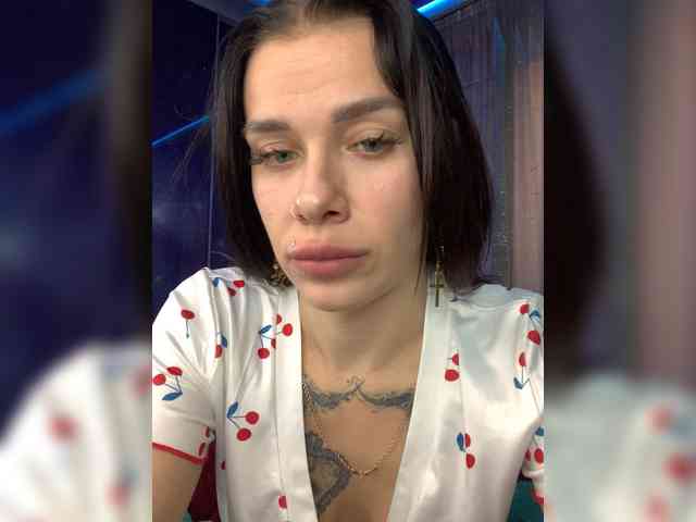 MaidenCrystal Live Webcam on BongaCams