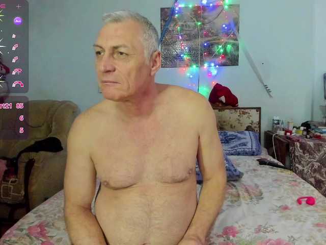 ladyred1's BongaCams show and profile