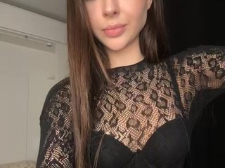 EmelyExx Porn Show