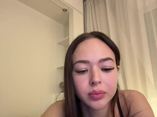 EmelyExx Porn Show