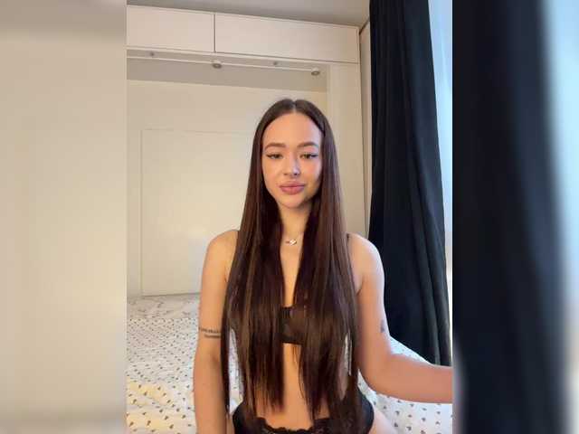 EmilyPure's BongaCams show and profile