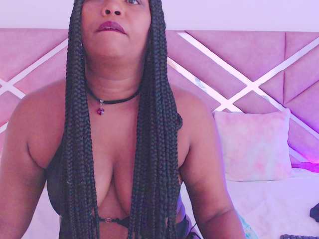 NiaPratt's BongaCams show and profile