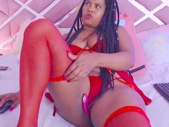 NiaPratt's BongaCams show and profile