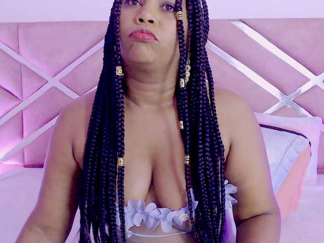 NiaPratt's BongaCams show and profile