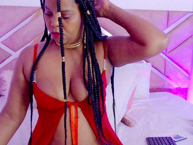 NiaPratt's BongaCams show and profile