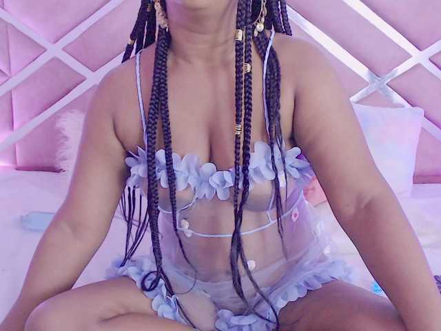 NiaPratt's BongaCams show and profile