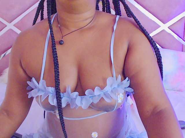 NiaPratt's BongaCams show and profile
