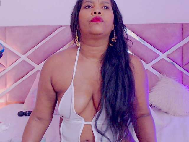 NiaPratt's BongaCams show and profile