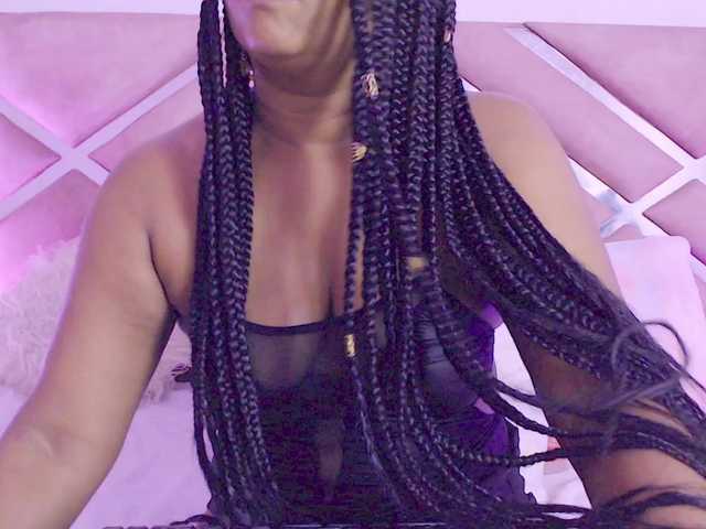 NiaPratt's BongaCams show and profile