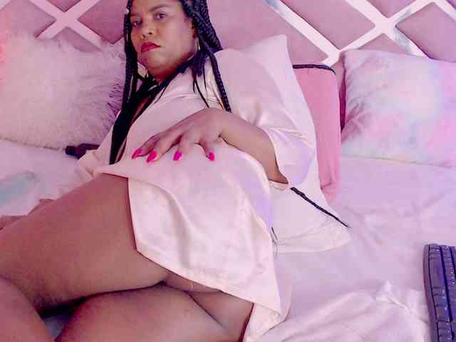 NiaPratt Live Webcam on BongaCams