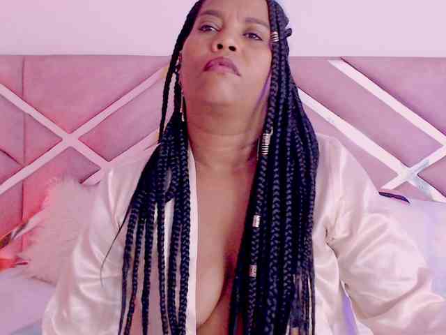 NiaPratt Live Webcam on BongaCams