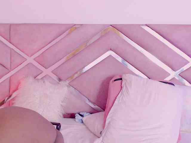 NiaPratt Live Webcam on BongaCams