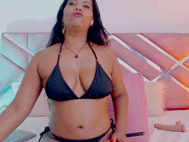 NiaPratt webcam