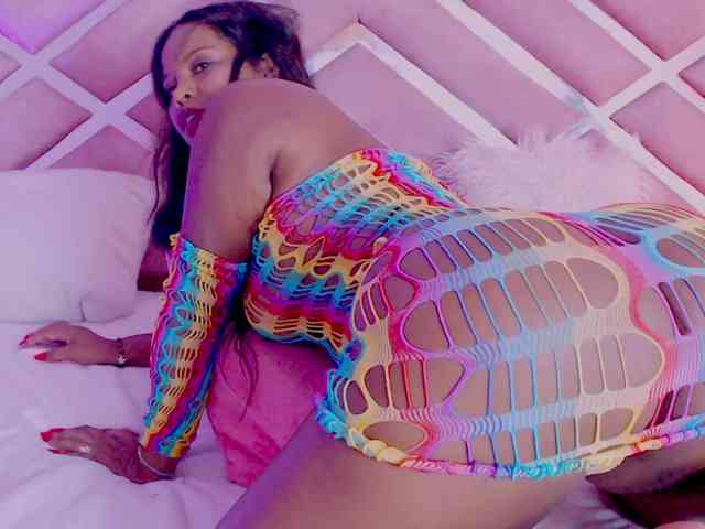 NiaPratt webcam