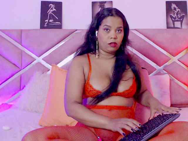 NiaPratt webcam