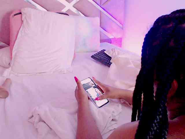 NiaPratt Live Webcam on BongaCams