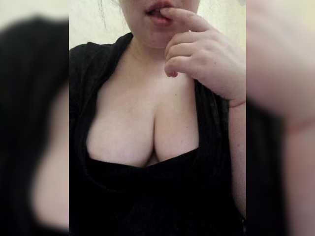 Catty1132's BongaCams show and profile