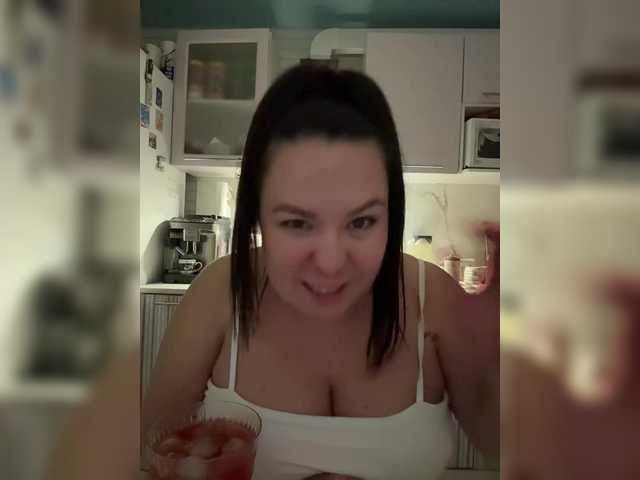 Lady-L's BongaCams show and profile