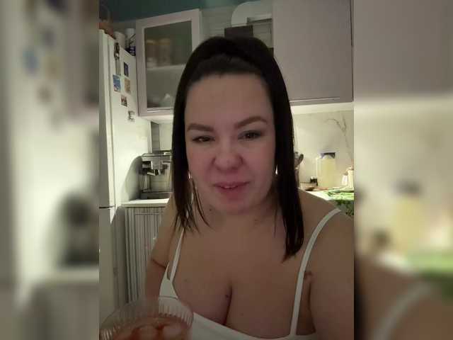 Lady-L's BongaCams show and profile